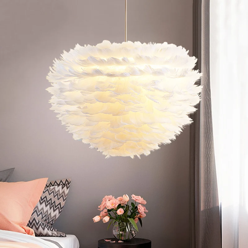 Eigentijdse Globe Feather kroonluchterlamp Moderne witte handgeweven veren hangende hanglamp voor slaapkamer Clearhalo