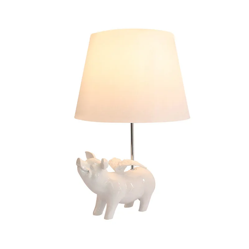 Eigentijdse Piggy Studielamp 1-lichts bureaulamp van hars met trapeziumvormige kap voor naast het bed Clearhalo