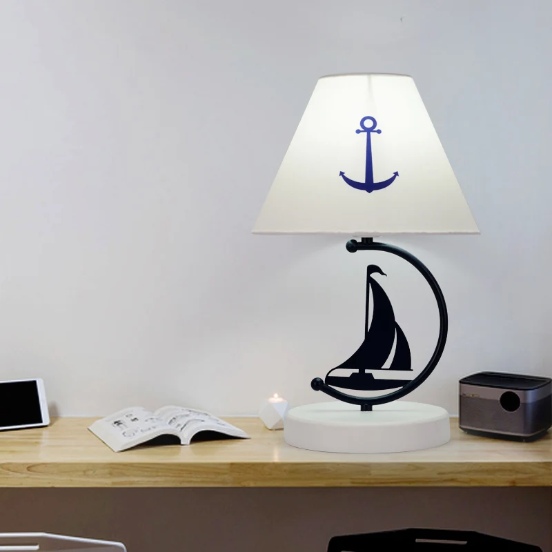Empire Shade stoffen tafellamp kindernachtkastje met één lamp, wit, met zeilbootdecor Clearhalo
