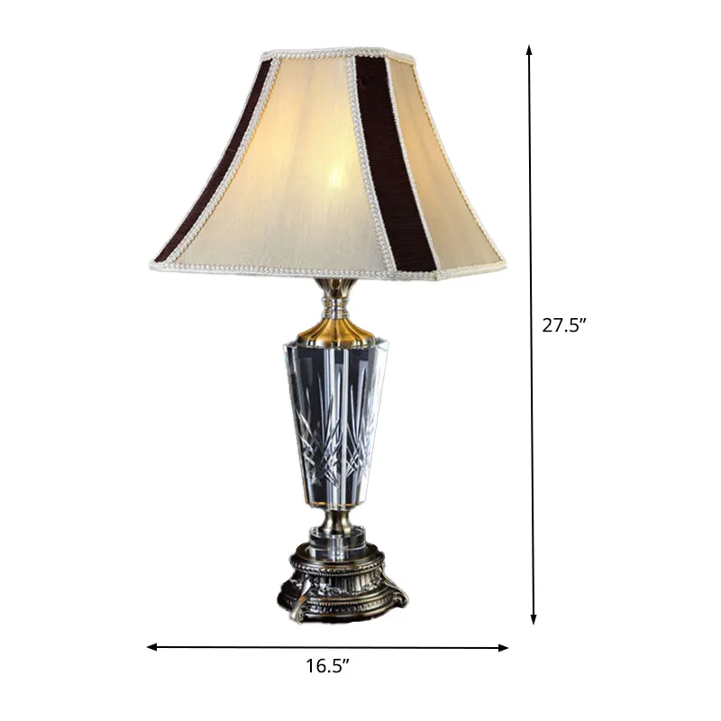 Fabric Bell tafellamp moderne beige bureaulamp met 1 kop en gebeeldhouwde bronzen metalen voet Clearhalo