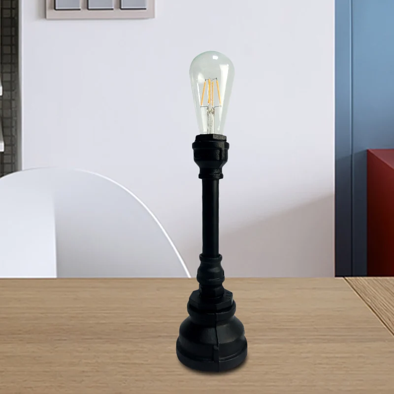 Farmhouse Piping Tafellamp 1-lamps metalen nachtkastjelamp zwart/roest met stekker snoer voor bar Clearhalo