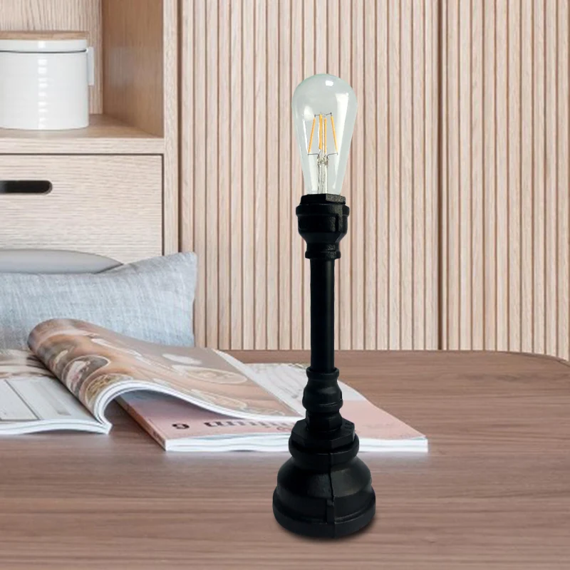 Farmhouse Piping Tafellamp 1-lamps metalen nachtkastjelamp zwart/roest met stekker snoer voor bar Clearhalo