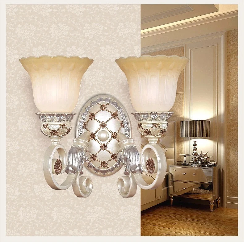 Franse landelijke bloesem wandkandelaar 1/2-lichts opaline glazen wandverlichtingsidee met wervelarm goud Clearhalo