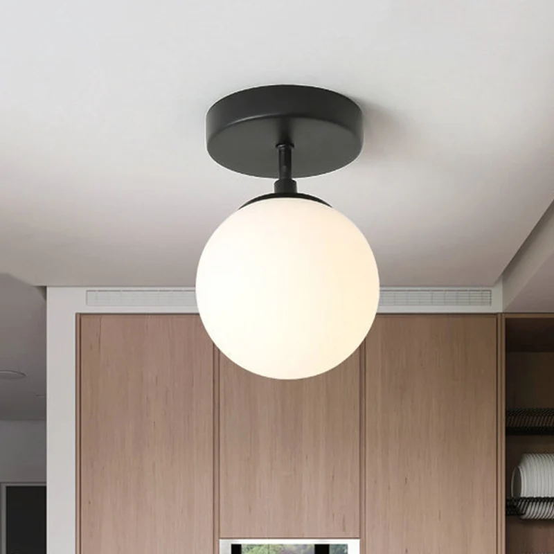Gangplafond met enkele lamp, eenvoudig zwart, semi-inbouwlamp met mini bolvormige melkglazen kap Clearhalo
