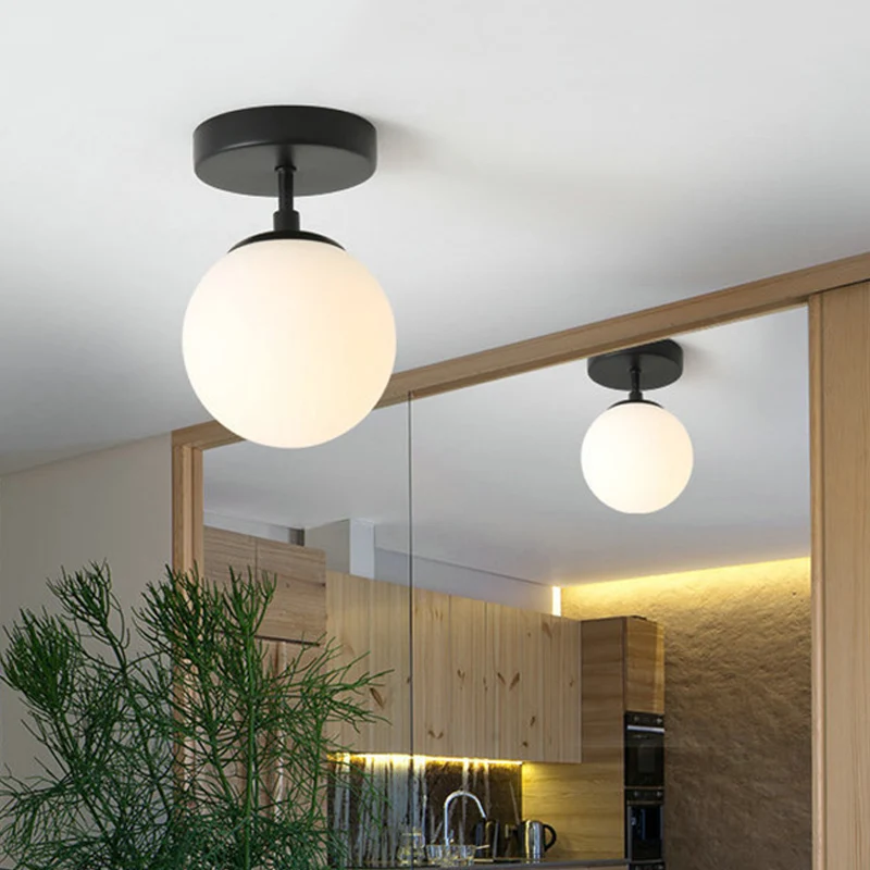 Gangplafond met enkele lamp, eenvoudig zwart, semi-inbouwlamp met mini bolvormige melkglazen kap Clearhalo
