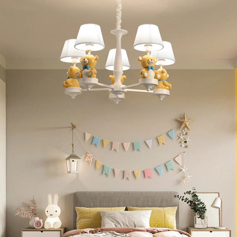 Gele beer speelgoedkroonluchter cartoon hars hanglamp met taps toelopende stoffen kap Clearhalo