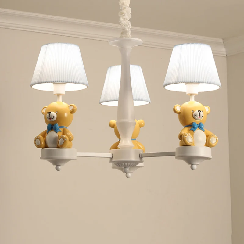 Gele beer speelgoedkroonluchter cartoon hars hanglamp met taps toelopende stoffen kap Clearhalo