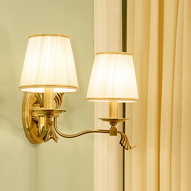 Geplooide stoffen kegelwandlamp Traditionele woonkamerwandkandelaar met 1/2 lamp en arm goud Clearhalo