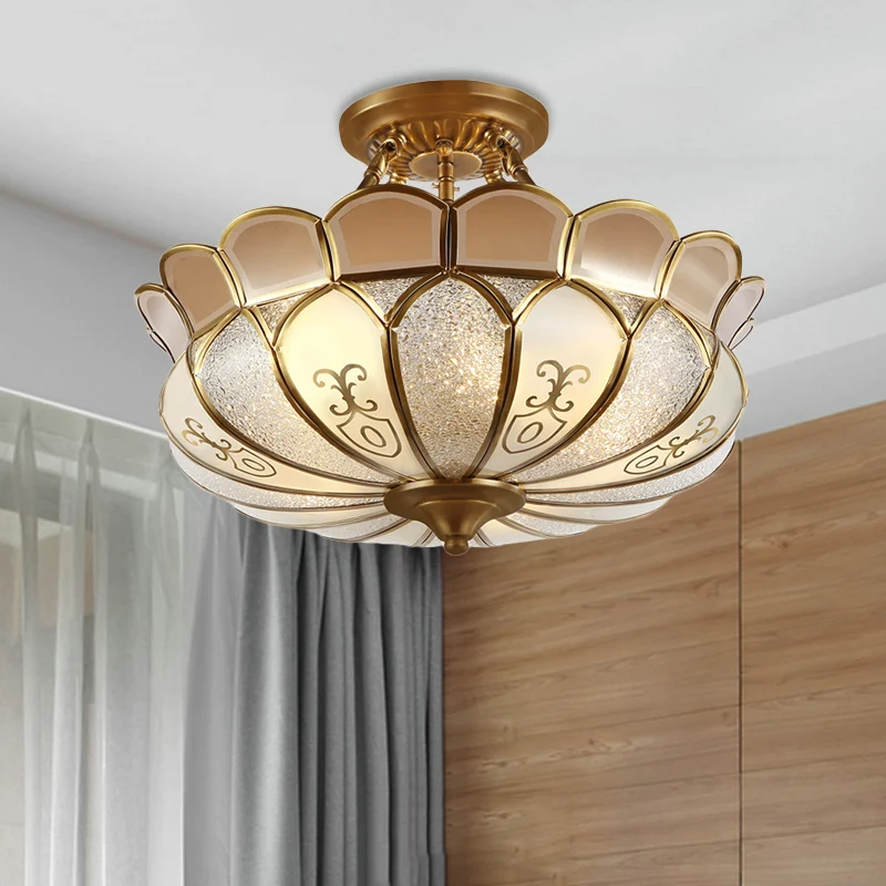 Geschulpte eetkamer semi-inbouw koloniaal ondoorzichtig glas 4 lampen messing plafondlamp Clearhalo