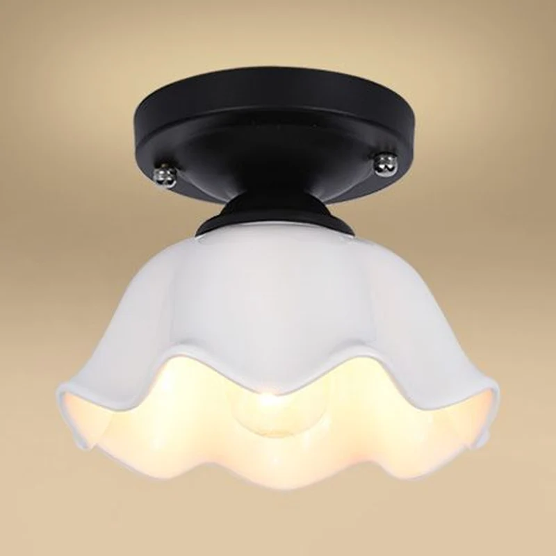 Geschulpte woonkamer semi-flush industrieel melkachtig glas één licht zwart verlichtingsarmatuur Clearhalo