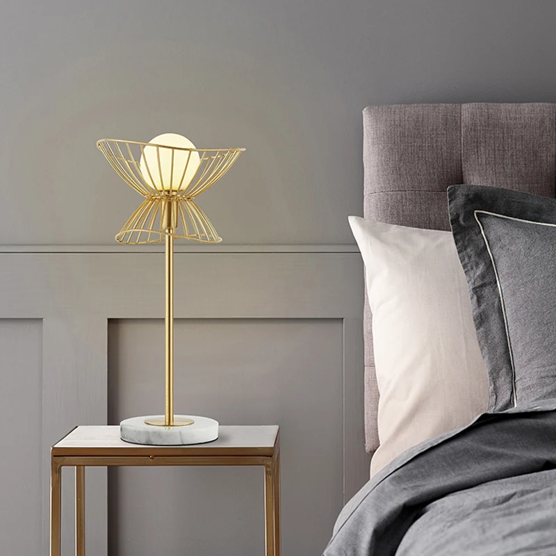 Globe Metal Nachtkastje Licht Modernistisch 1 Lamp Goud Nachtkastje Lamp voor Studeerkamer Clearhalo