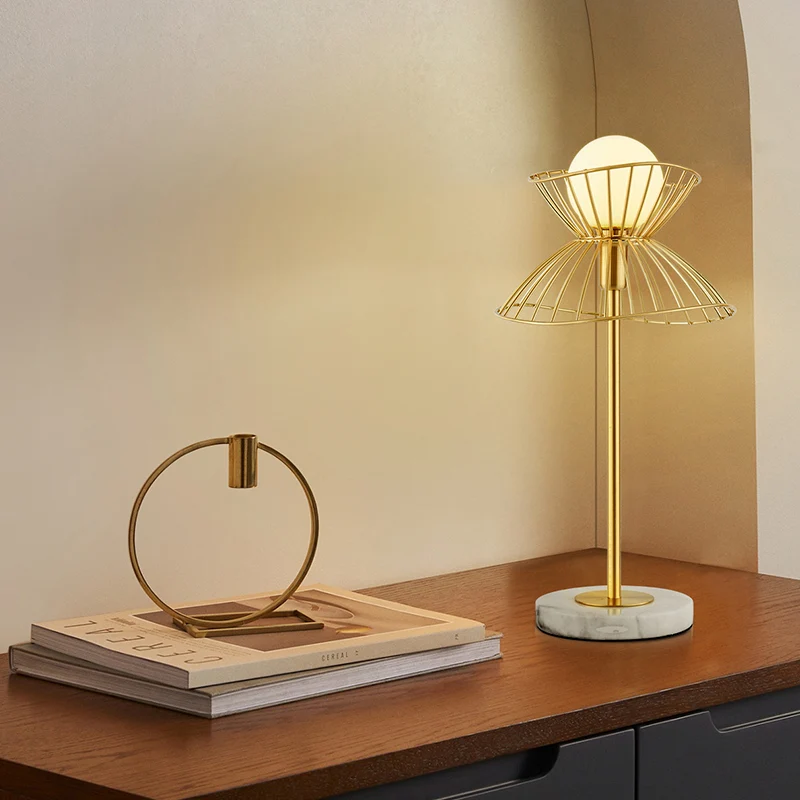 Globe Metal Nachtkastje Licht Modernistisch 1 Lamp Goud Nachtkastje Lamp voor Studeerkamer Clearhalo