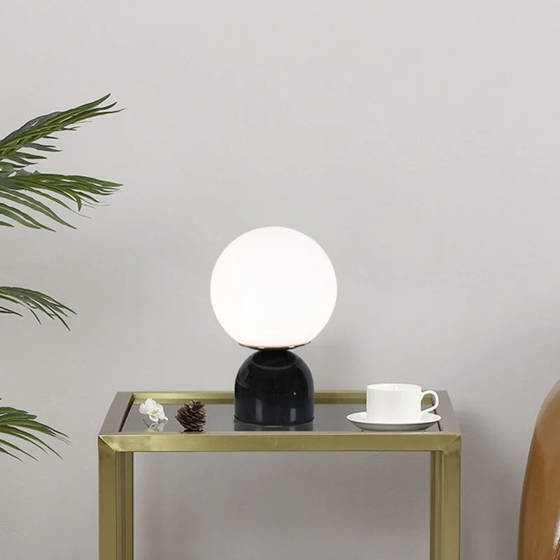Globe nachtkastje van wit glas Nordic tafellamp met 1 kop en koepelvormige marmeren voet Clearhalo