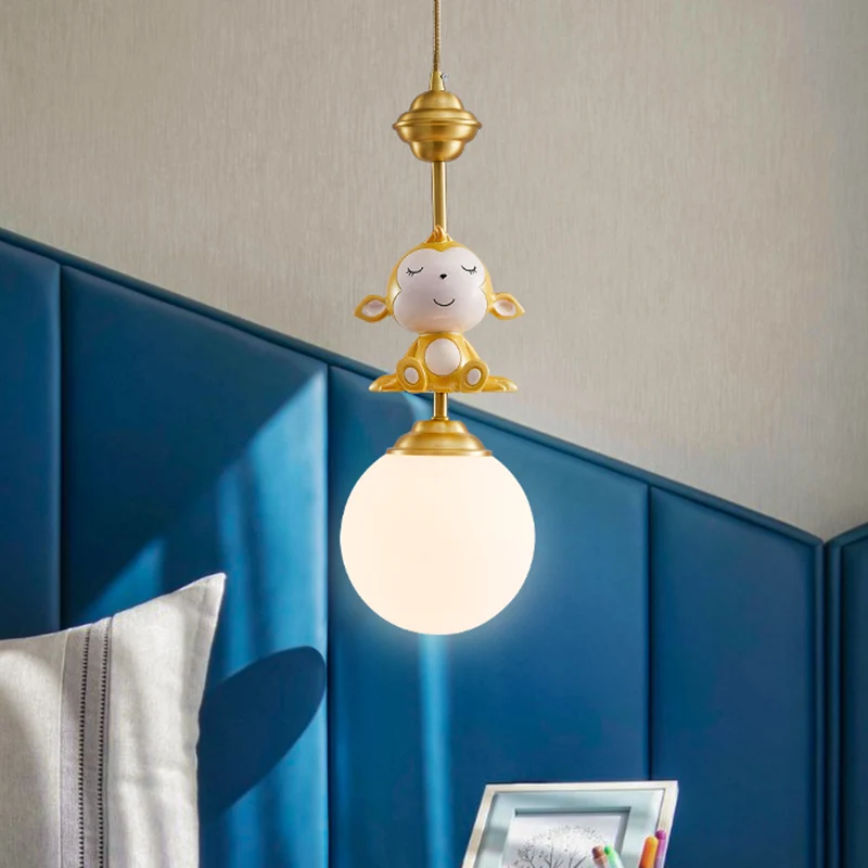 Gouden afwerking Aap-slingerlamp Cartoon 1-lamp hars hanglamp met bal-matglazen kap Clearhalo