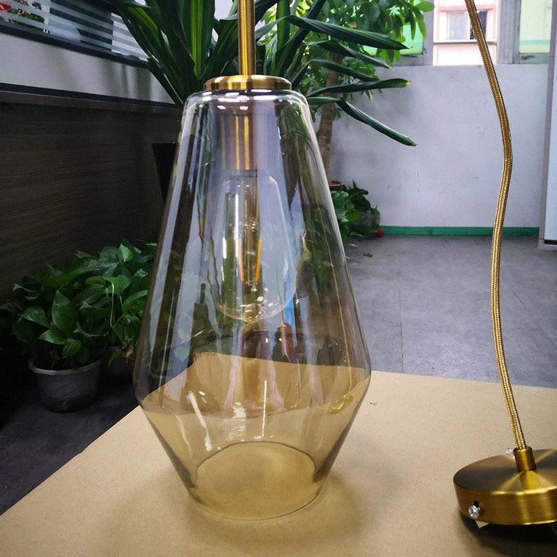 Gouden ruitvormige postmoderne postmoderne hangende plafondlamp met 3 lampen van geblazen glas Clearhalo