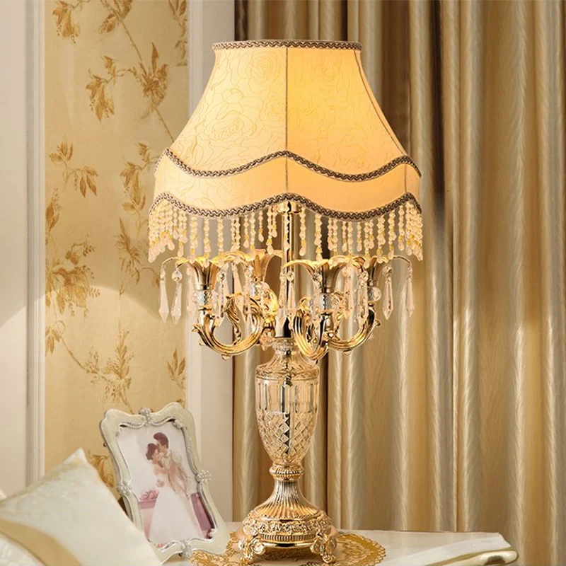 Gouden tafellamp met enkele schaduw, traditionele metalen bloem Bobeche nachtlamp met kristallen speren Clearhalo