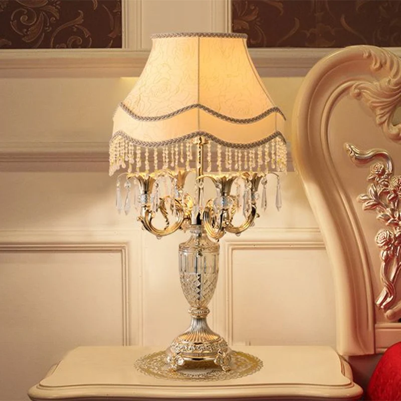 Gouden tafellamp met enkele schaduw, traditionele metalen bloem Bobeche nachtlamp met kristallen speren Clearhalo