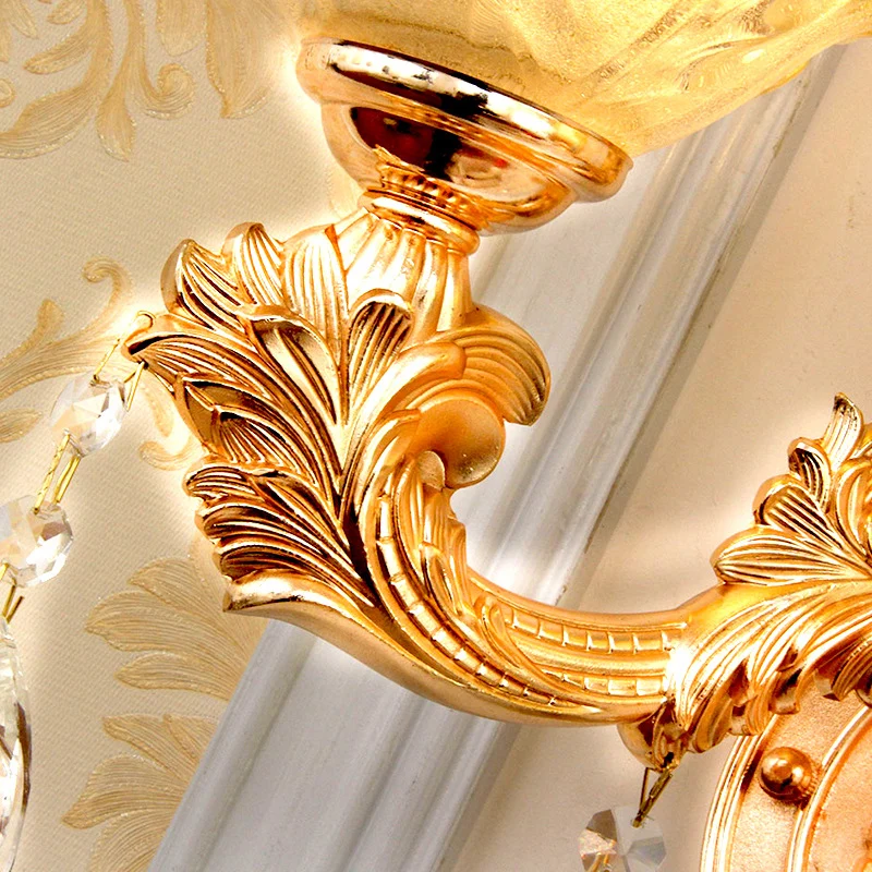 Gouden wandlamp vintage matglas ruche bloem wandgemonteerde lamp met hangend kristal Clearhalo
