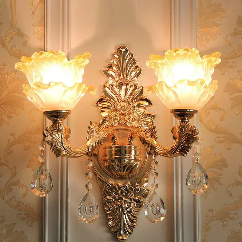 Gouden wandlamp vintage matglas ruche bloem wandgemonteerde lamp met hangend kristal Clearhalo