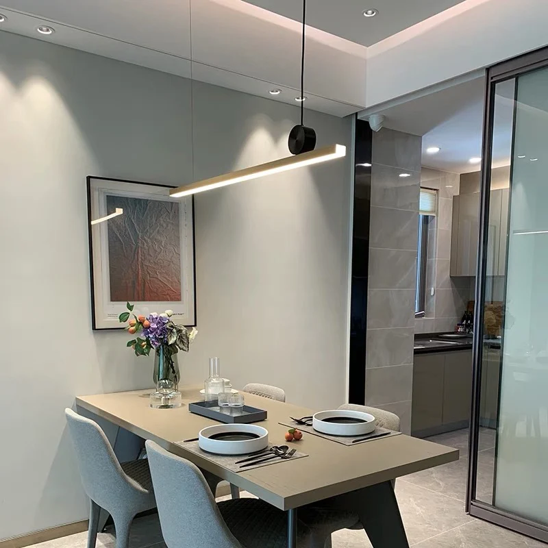 Goudkleurige lineaire hangende verlichting Minimalistische 34,5"/46,5" brede LED acryl boven eilandverlichting Clearhalo