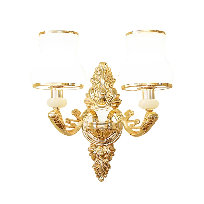 Goudkleurige wandverlichting Eenvoud Opaalglas Gangwandlamp met gebogen arm Clearhalo