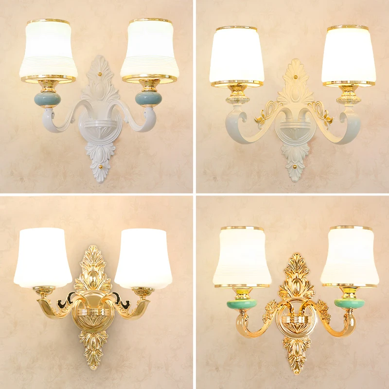 Goudkleurige wandverlichting Eenvoud Opaalglas Gangwandlamp met gebogen arm Clearhalo