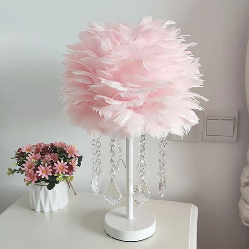 Halfronde tafellamp met veren, modern nachtlampje met één lamp, grijs/wit/roze, met kristallen bol/druppel Clearhalo