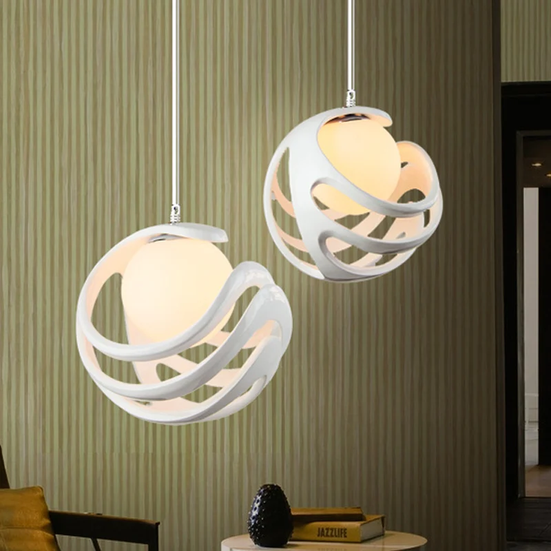 Hars gekrulde kooi hanglamp moderne 1-lamp witte plafondlamp met bol melkglazen kap Clearhalo