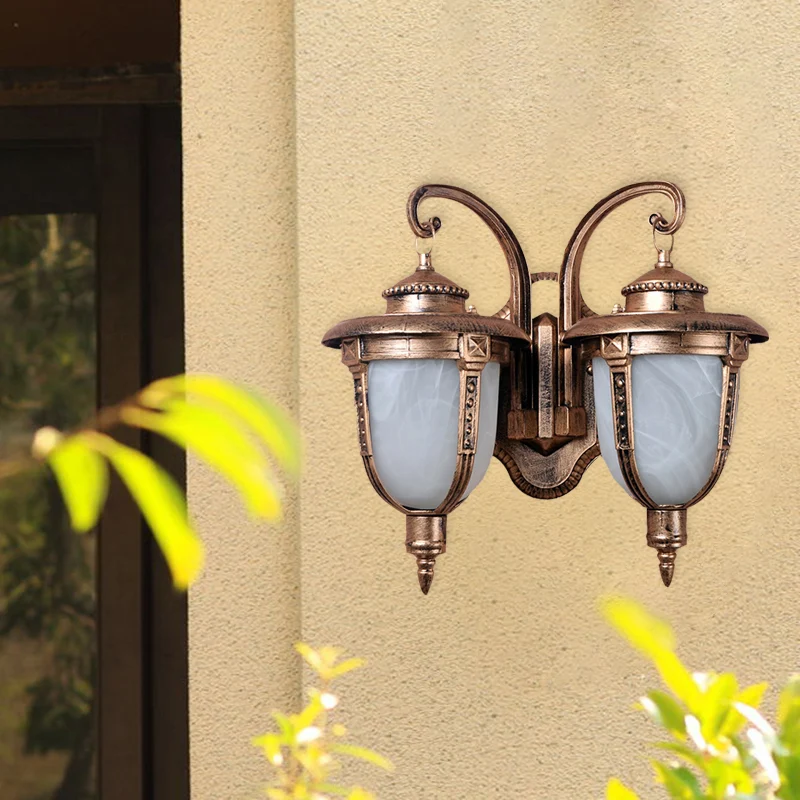 2 Heads Acorn Sconce Light Armatuur Land Roest Aluminium Wandmontage Lamp met gebarsten glazen kap Clearhalo