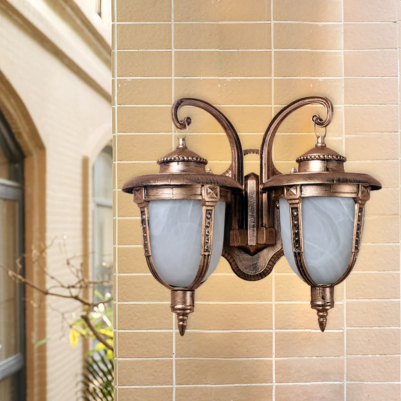 2 Heads Acorn Sconce Light Armatuur Land Roest Aluminium Wandmontage Lamp met gebarsten glazen kap Clearhalo