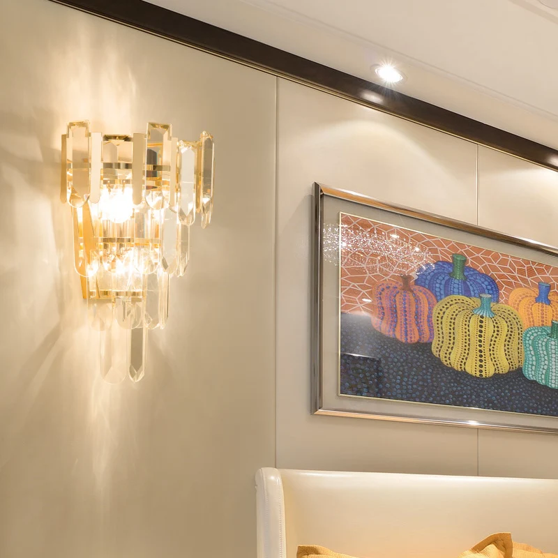 Heldere kristallen gelaagde wandlamp, eigentijds 3-lichts wandgemonteerd licht goud voor slaapkamer Clearhalo