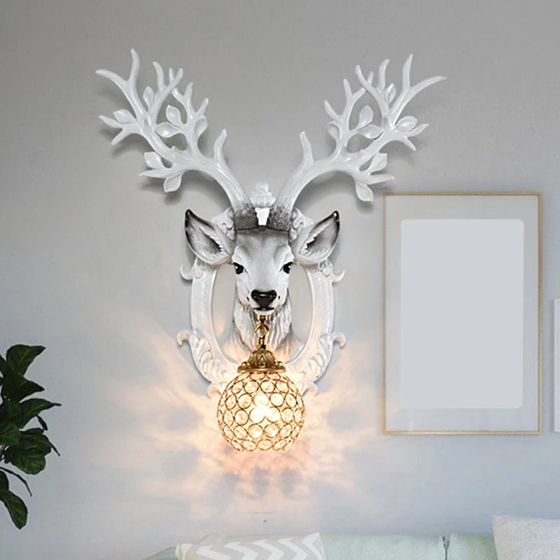 Hertenkop slaapkamer wandkandelaar retro-stijl hars 1-lichts witte wandlamp met globale gefacetteerde kristallen kap Clear...