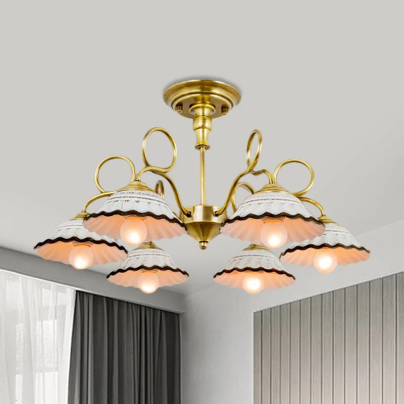 3/6 hoofden uitlopende kroonluchterlamp traditionele gouden keramische hangende verlichtingsarmatuur met wervelarm Clearhalo
