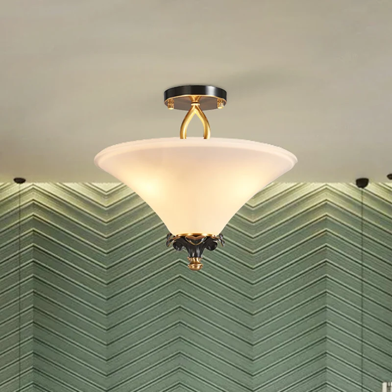 Hoornvorm wit glas semi-inbouwlamp landelijke stijl 3-lichts slaapkamer plafondlamp messing Clearhalo