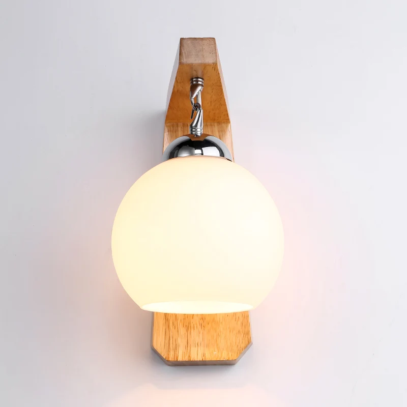 Houten bewapende schanslamp Aziatisch 1-kops beige wandverlichtingsarmatuur met ronde witte glazen kap Clearhalo