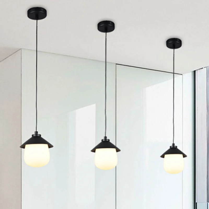 Kegelvormige hanglamp met ovale glazen kap Minimalistische zwarte hangende plafondlamp voor eetkamer Clearhalo