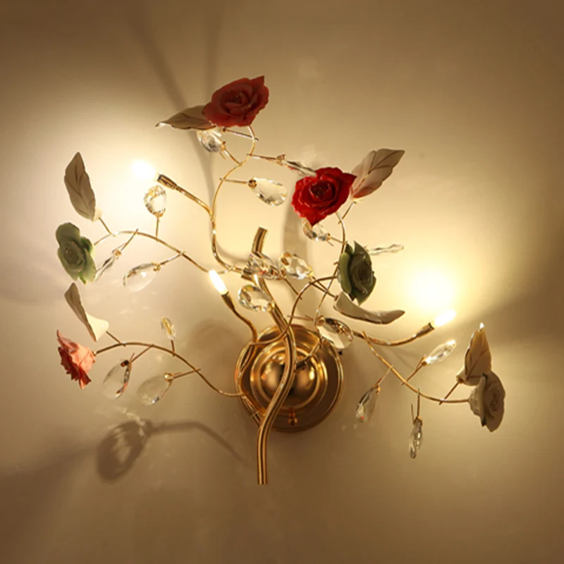 Keramische bloemwijnstok-wandlamp Romantische pastorale 2-lamps nachtkastjeverlichtingsideeën goud Clearhalo