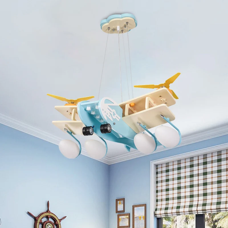 Kinderbombervliegtuig houten druppellamp 4-kops kroonluchter hanglamp lichtblauw met bomwitte glazen kap Clearhalo