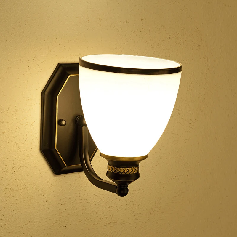 Klokvormige woonkamerwandlamp Klassiek crèmekleurig glas Zwart wandverlichtingsarmatuur Clearhalo