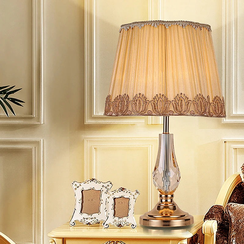 1 kop woonkamer bureaulamp moderne beige tafellamp met brede stoffen kap Clearhalo