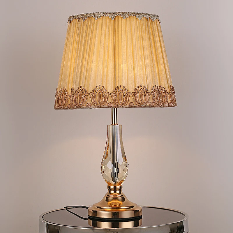 1 kop woonkamer bureaulamp moderne beige tafellamp met brede stoffen kap Clearhalo