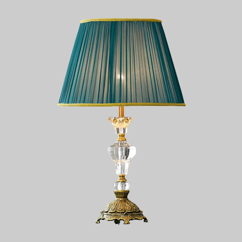 Kristallen taps toelopende nachttafelverlichting Modernistisch 1-lamps gouden nachtkastjelicht met urnvormige voet Clearhalo