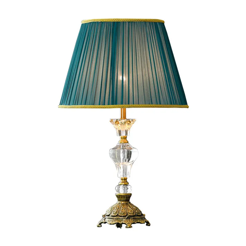Kristallen taps toelopende nachttafelverlichting Modernistisch 1-lamps gouden nachtkastjelicht met urnvormige voet Clearhalo