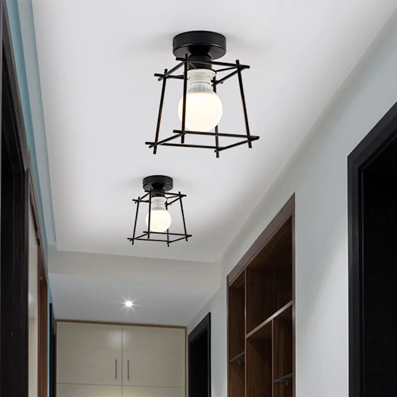 Kubieke metalen halfverzonken plafondarmatuur met draadbescherming Industriële slaapkamer met 1 hoofd Draaibare semi-inbou...