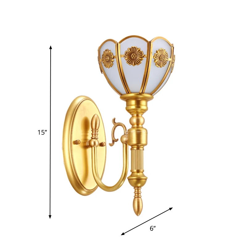 1 lamp bloemenkom wandkandelaar vintage gouden afwerking melkachtig glas wandmontage lamp met ronde arm Clearhalo