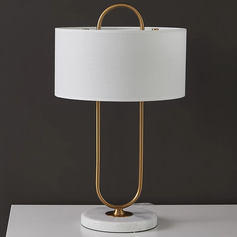 Langwerpig gevormd nachtkastje Lamp Metallic modern nachtlampje met marmeren voet en trommelstof kap Clearhalo