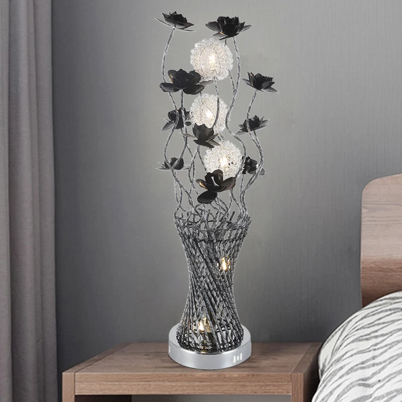 LED-cilinder Vine-nachtlampje Art Decor Zwart-zilver metalen tafelverlichting met bloesemdetail voor nachtkastje Clearhalo
