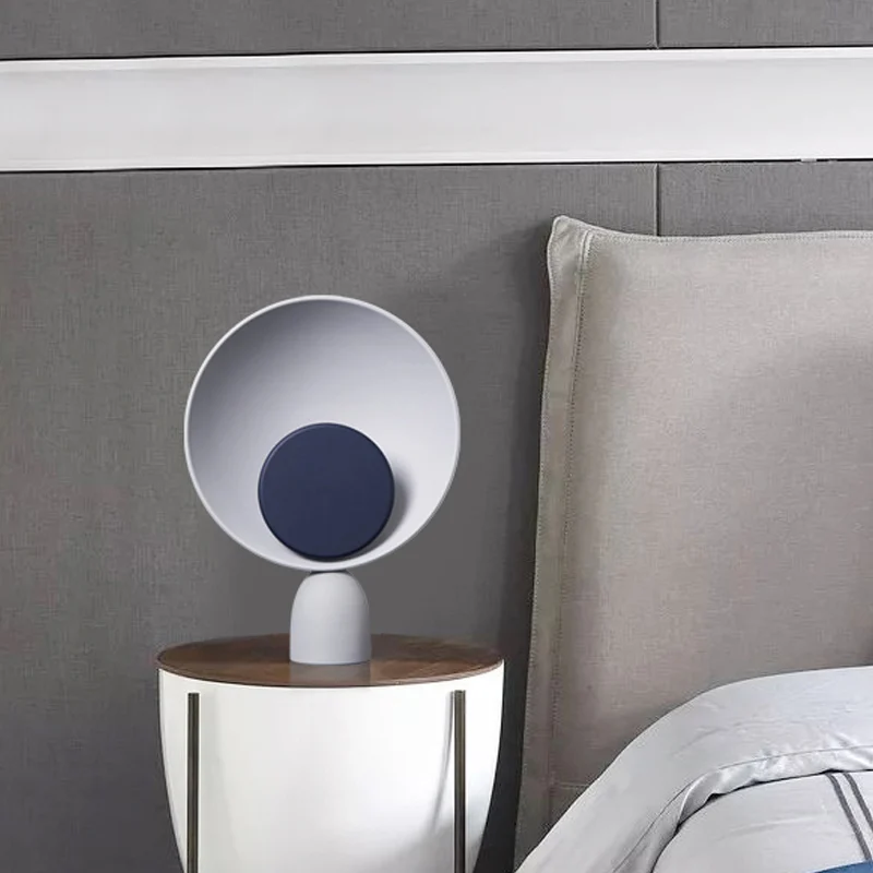 LED-slaapkamerleeslamp Modernisme Blauwe nachttafellamp met schotel metalen kap Clearhalo