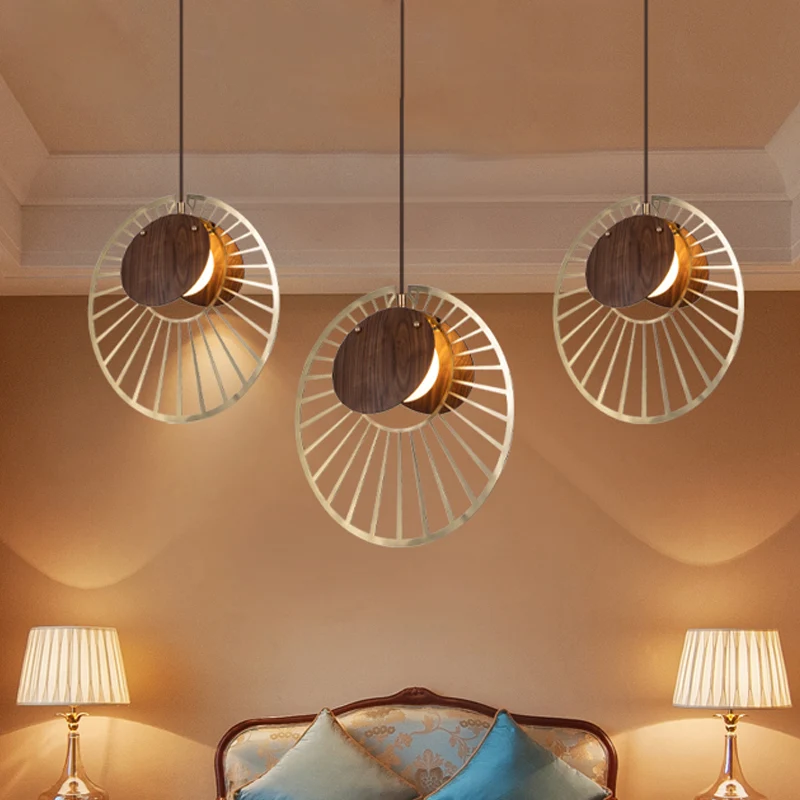 Legergroene draadhoed-hanglamp Modern creatief 1-lichts ijzeren plafondlamp met houten klemlampenkap Clearhalo