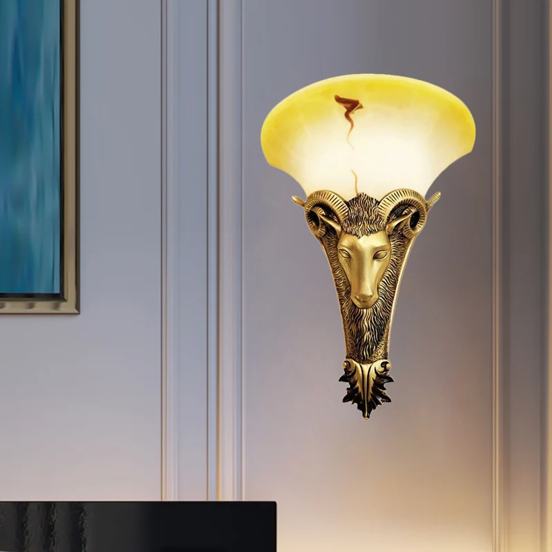 1 licht gegraveerde geit wandlamp schans retro gouden metalen wandverlichtingsarmatuur Clearhalo